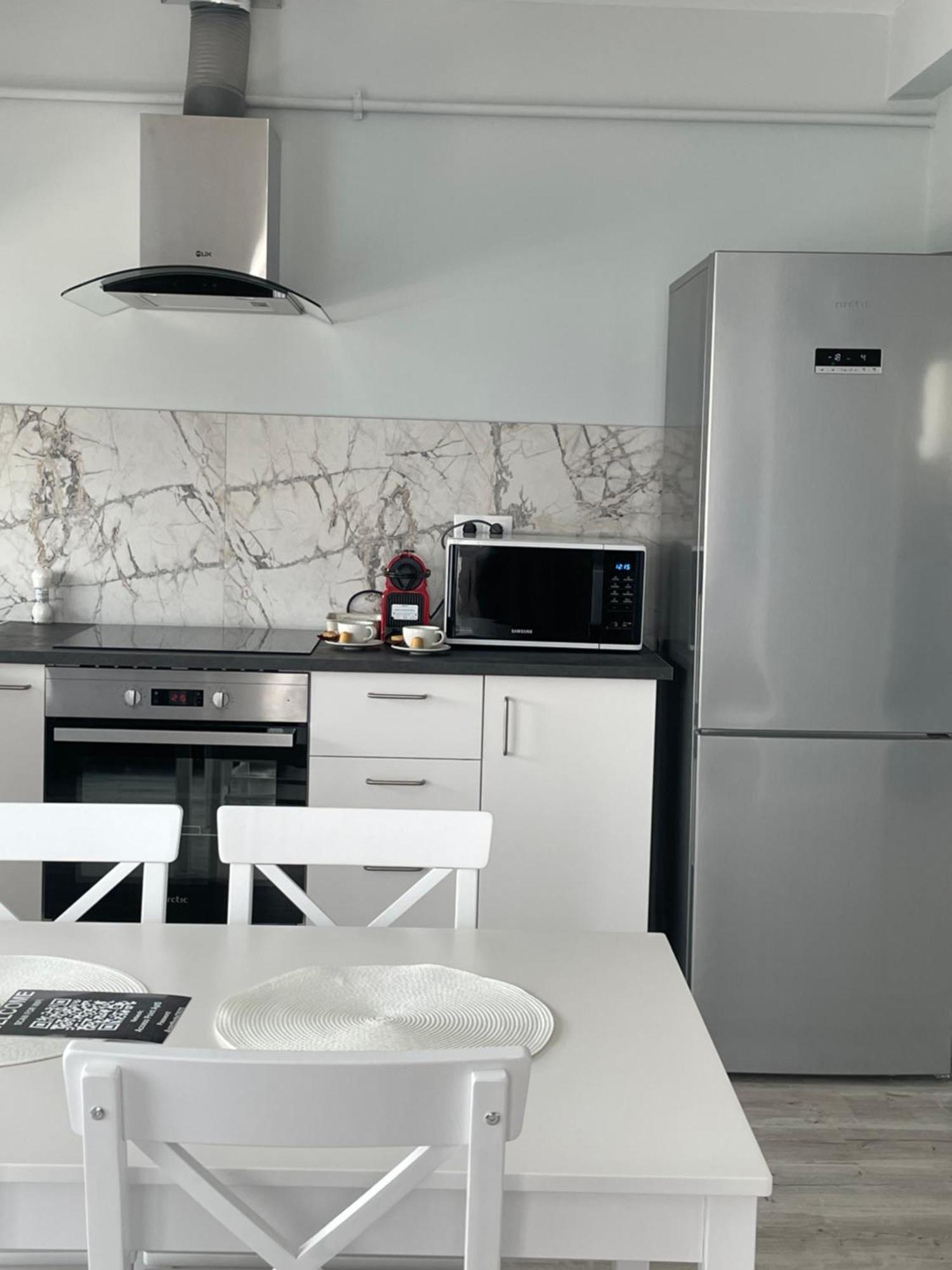 Noah Apartment Self Check-In Otopeni Exterior photo